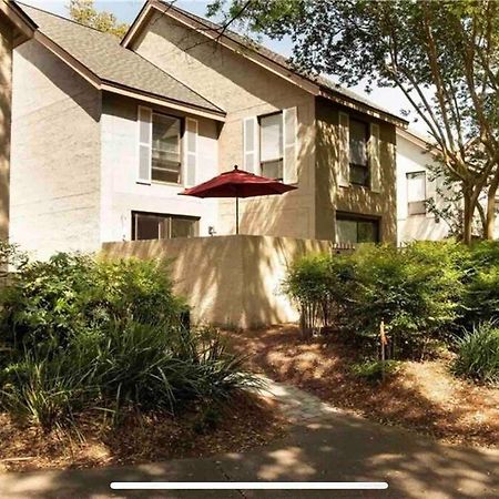 In The Heart Of Harbour Town 2Br 2Ba Pool Access Close To Beach Hilton Head Island Kültér fotó