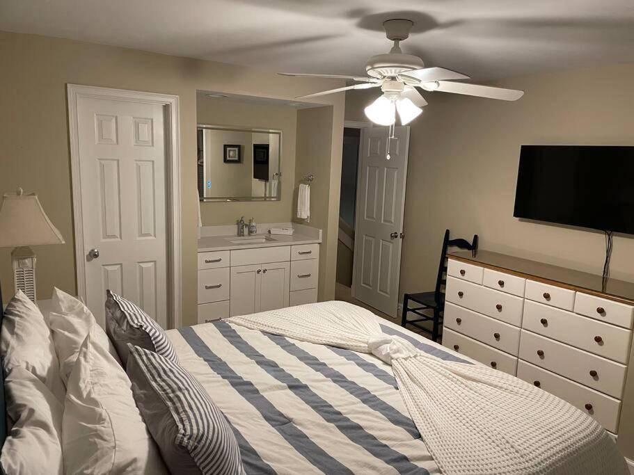 In The Heart Of Harbour Town 2Br 2Ba Pool Access Close To Beach Hilton Head Island Kültér fotó