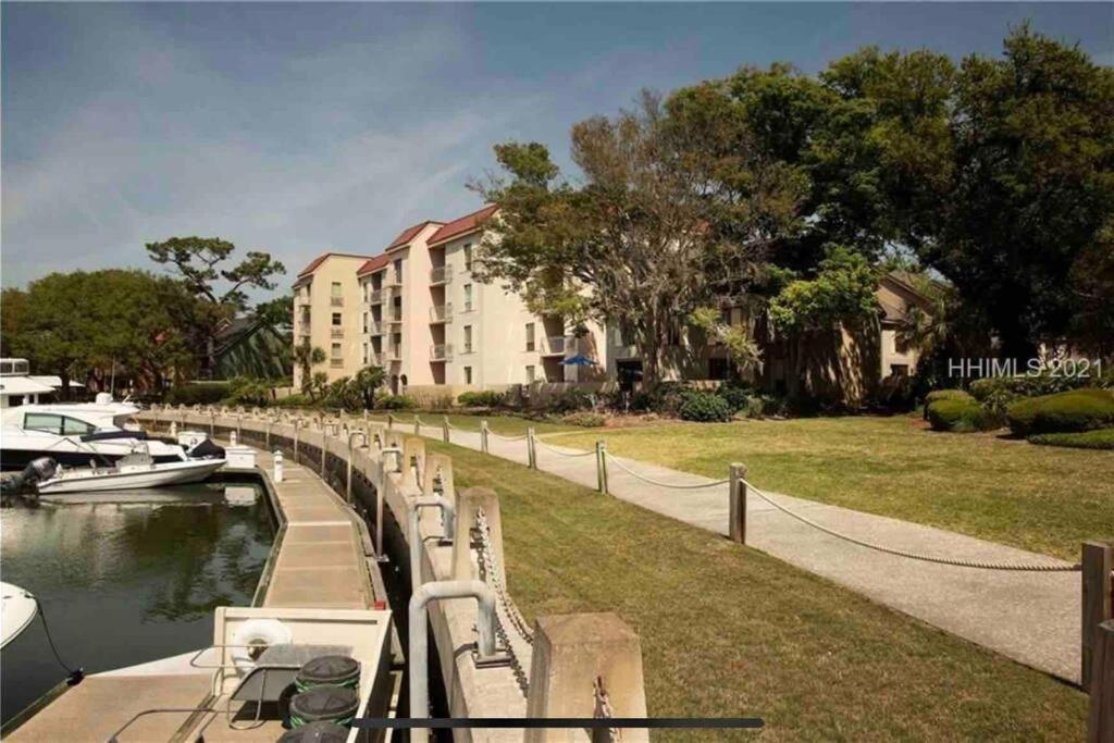 In The Heart Of Harbour Town 2Br 2Ba Pool Access Close To Beach Hilton Head Island Kültér fotó