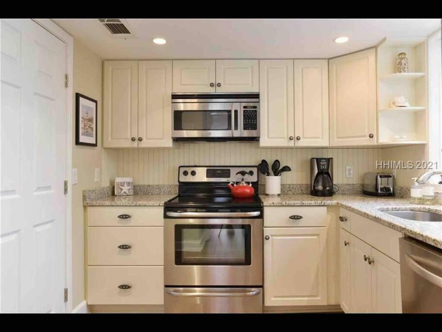 In The Heart Of Harbour Town 2Br 2Ba Pool Access Close To Beach Hilton Head Island Kültér fotó